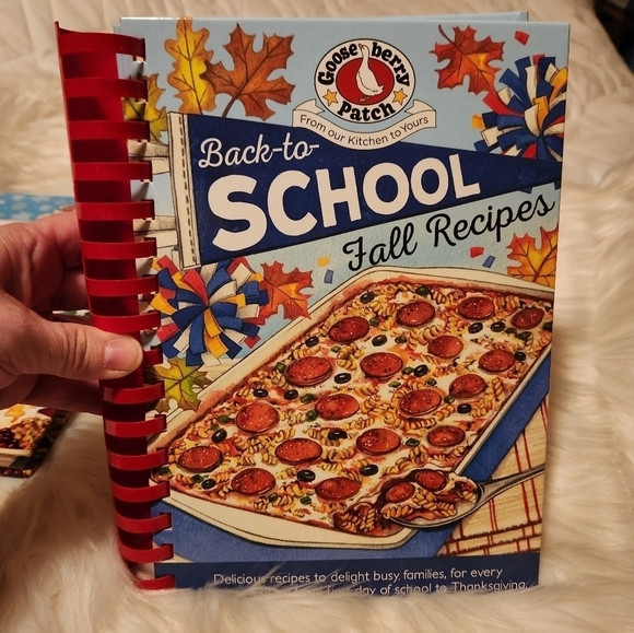 Gooseberry Patch Back to School Recipe Book - Picture 1 of 2